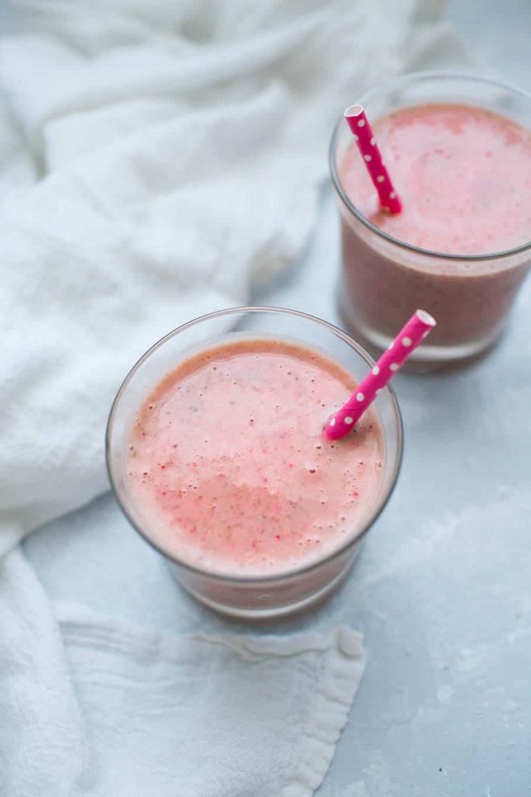 Strawberry Banana Greek Yogurt Smoothie Recipe