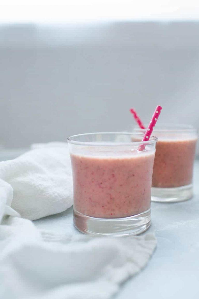 Strawberry Banana Greek Yogurt Smoothie Recipe