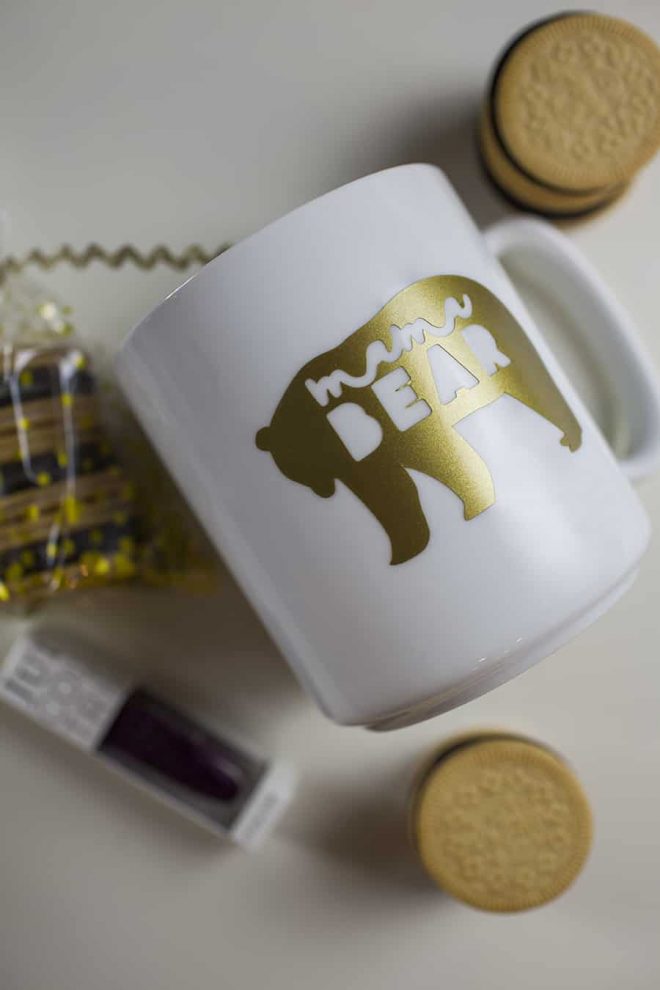 If you know a new mom who could use an encouragement to take some "me" time, this DIY Mama Bear Coffee Mug Gift is the perfect way to encourage her to take a little quiet time for herself with a mug full of coffee and OREO Thins!