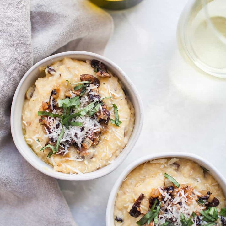 When you need a side dish that pairs well with so many entrees and will be the star of the dinner table, this creamy roasted mushroom fennel polenta is definitely your best choice! The combination of flavors from roasted mushrooms, fennel and shallots paired with creamy polenta and a perfect balance of saltiness from freshly grated Pecorino Romano cheese gives this dish an explosion of flavor! There's no need to go out to a restaurant for this gourmet side dish, you can make it right in the comfort of your own home!?
