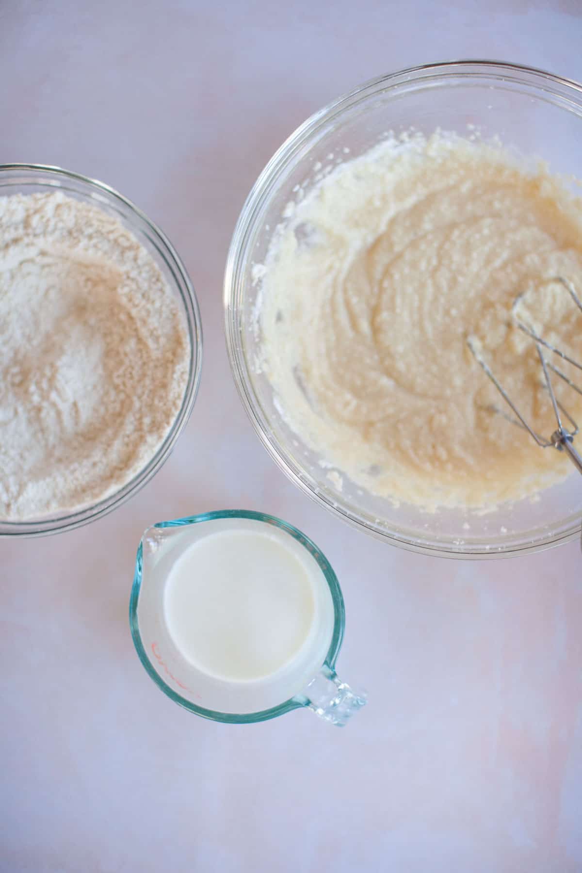 wet and dry ingredients in bowls.