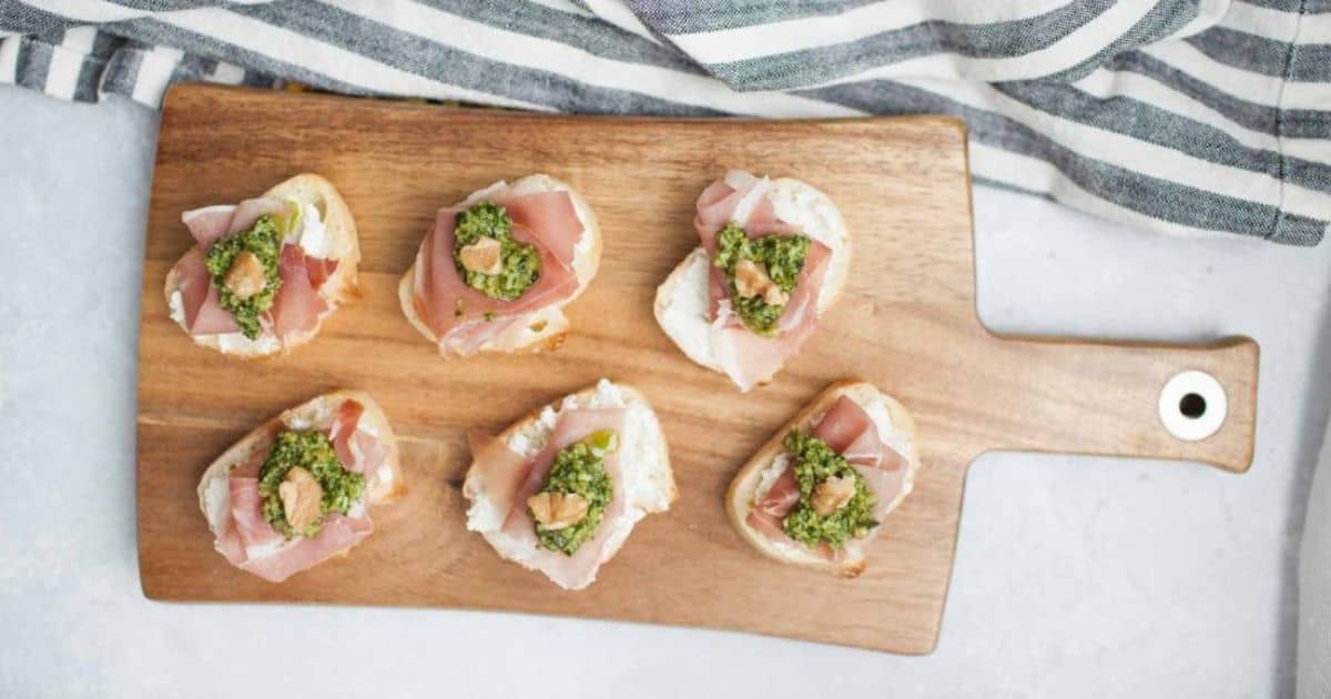 Pesto Crostini with Goat Cheese